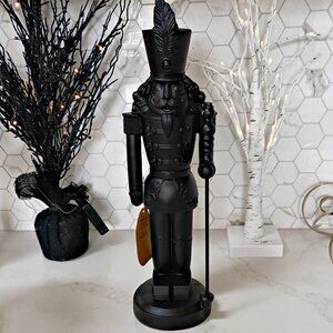 NEW! EXQUISITE MASSIVE 18 TALL NUTCRACKER